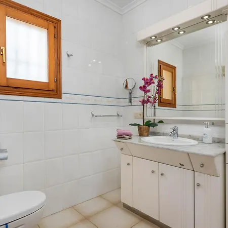 Villa Escudero - Plusholidays