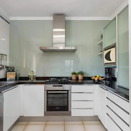 Villa Escudero - Plusholidays